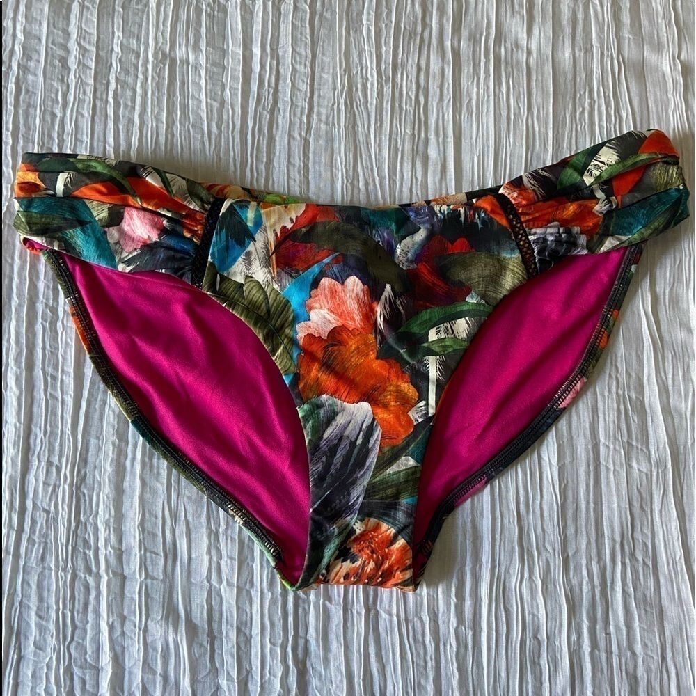 NWT Isola  Hipster Ruched Bikini Bottoms